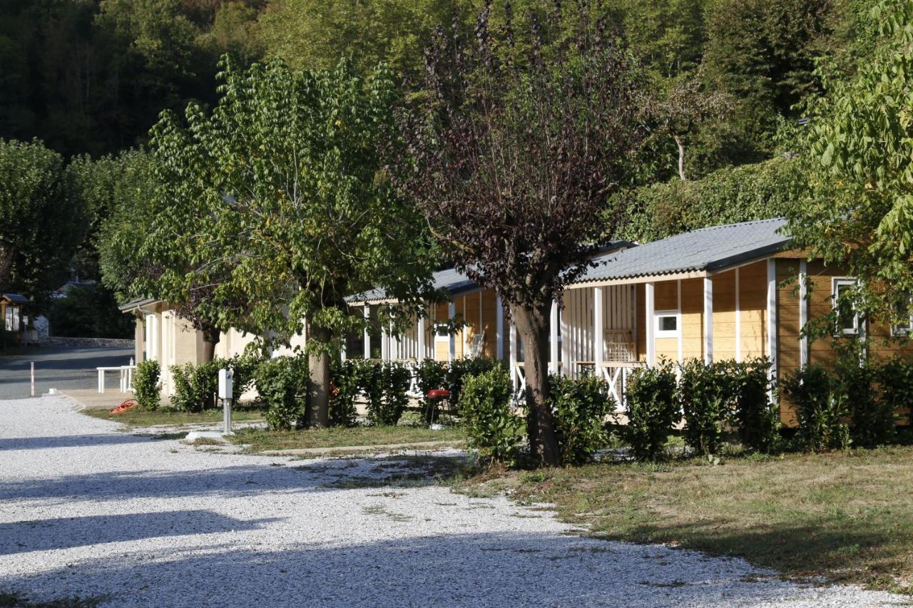 Camping Le Jardin: Riverside Nature Retreat Lacaze Exterior photo