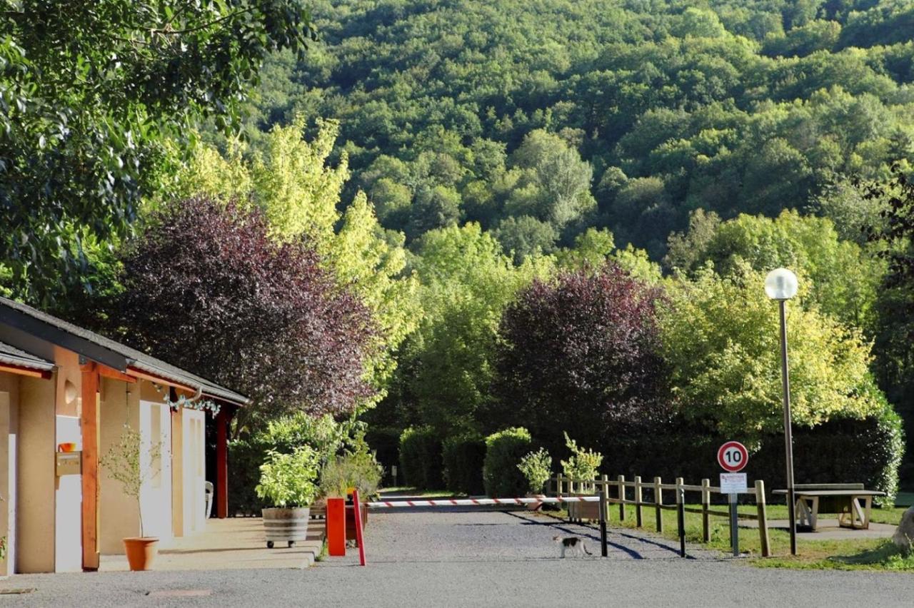 Camping Le Jardin: Riverside Nature Retreat Lacaze Exterior photo